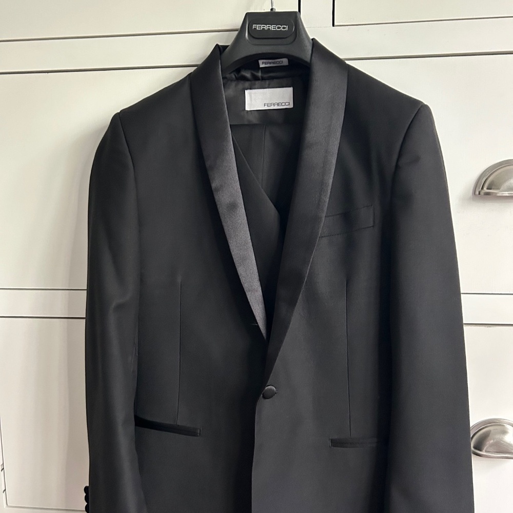 Ferrecci boys black tuxedo jacket, vest and pants, size 16
